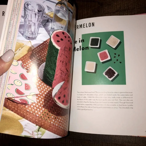 The Power of Sprinkles cake book

By Amirah Kassem 

Coffee table book - Picture 4 of 13